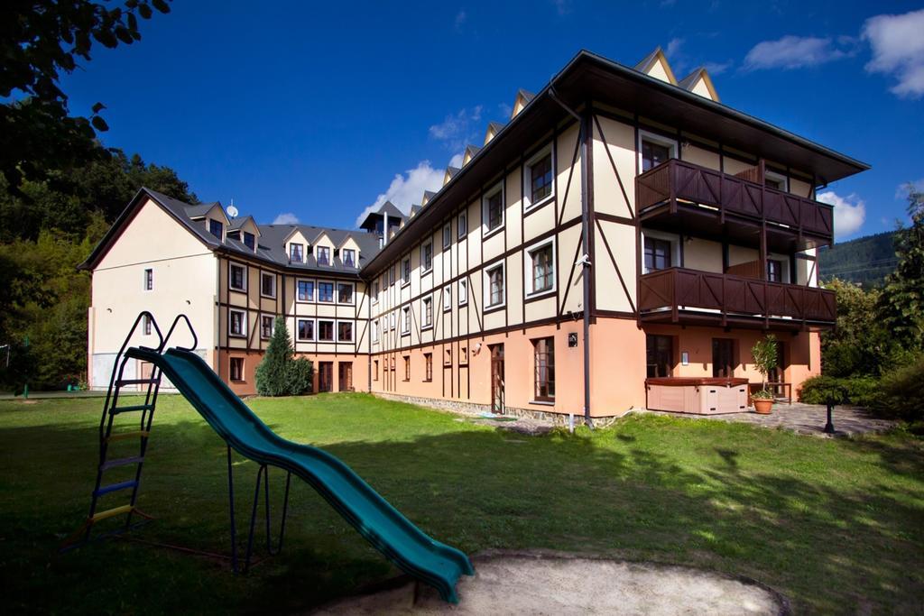 Hotel Golfer Kremnitz Exterior foto
