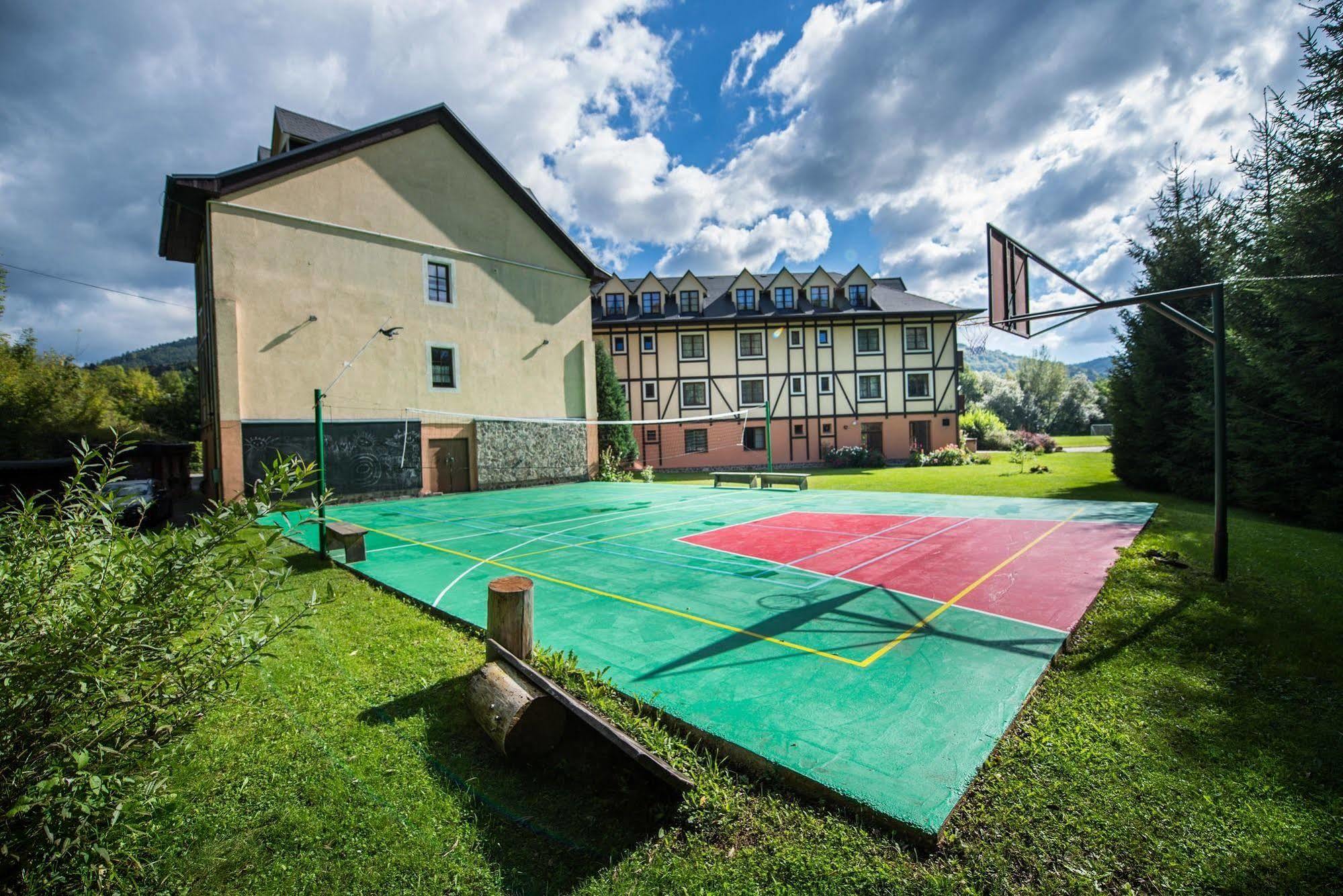 Hotel Golfer Kremnitz Exterior foto