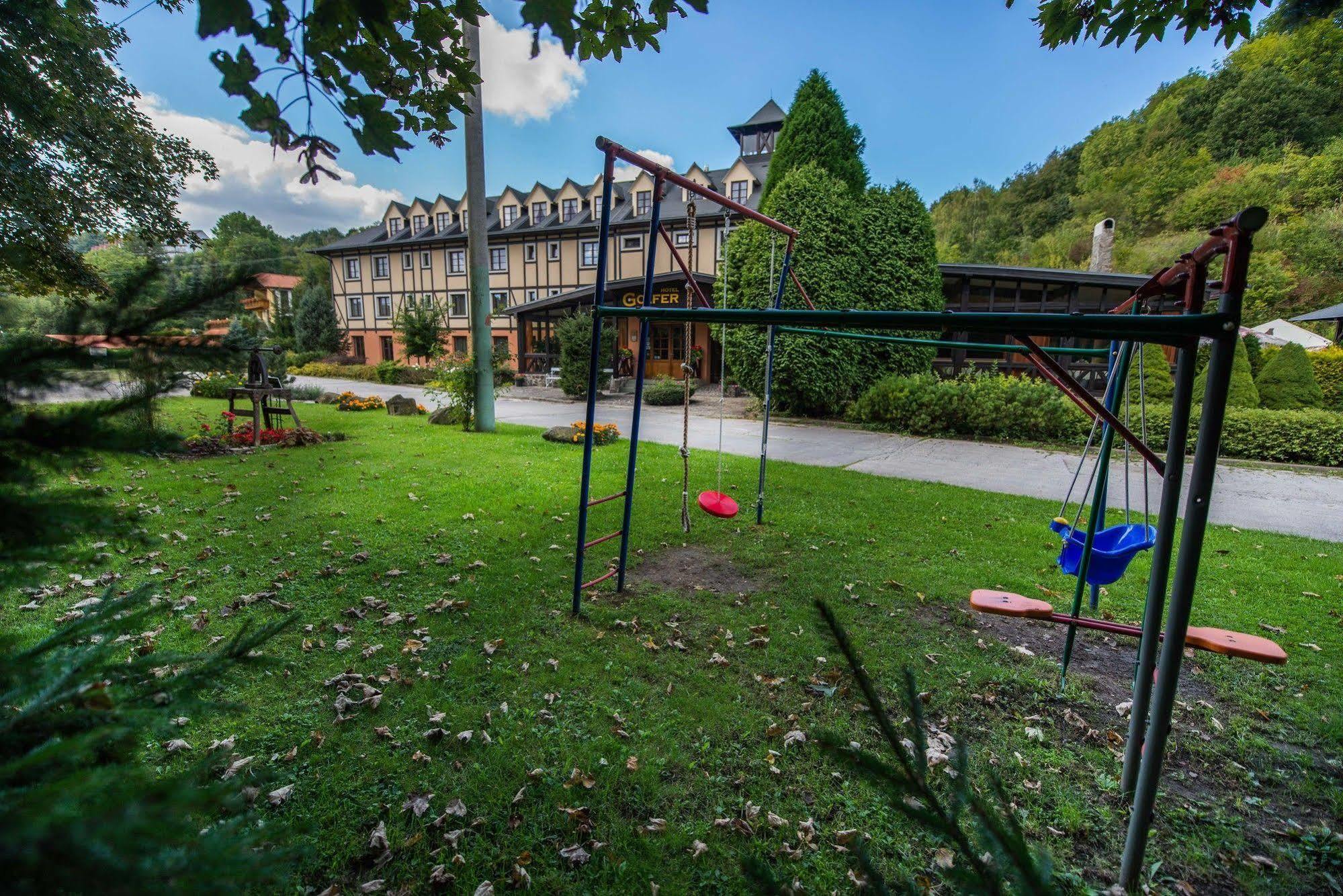 Hotel Golfer Kremnitz Exterior foto